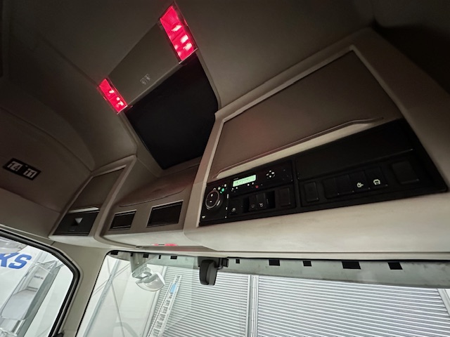 Volvo FH 500 6×2 Midlift Tractor Unit