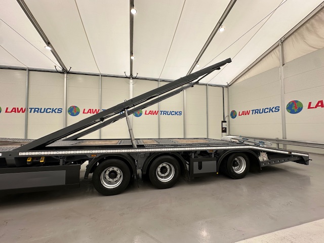 SDC Tri Axle Kicker Vehicle Carrier Lowloader