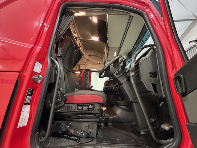 Volvo FH 500 6×2 Sleeper Cab Tractor Unit