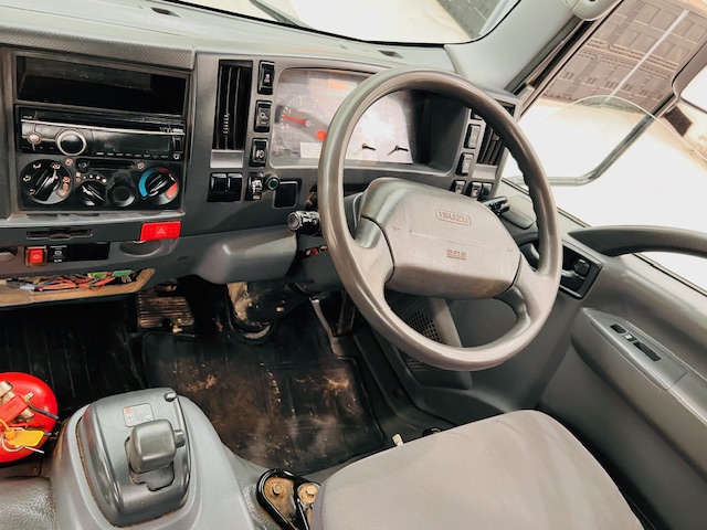 Isuzu N75 190 Day Cab Dropside