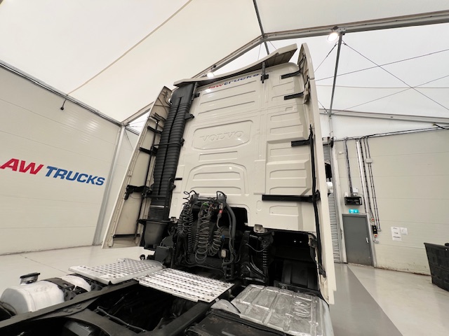 Volvo FH 500 6×2 Midlift Tractor Unit