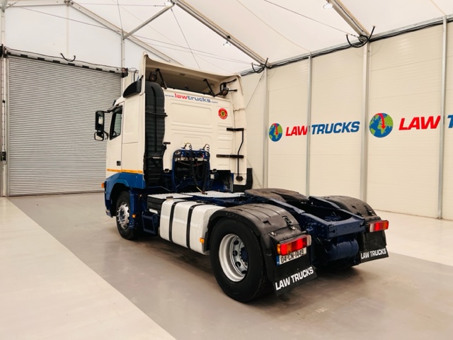 Volvo FH12 420 4×2 Sleeper Cab Tractor Unit