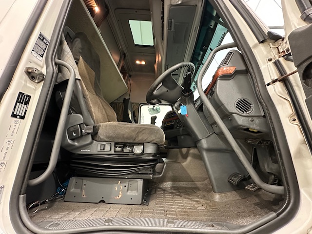 Volvo FH 520 6×2 Sleeper Cab Tractor Unit Manual