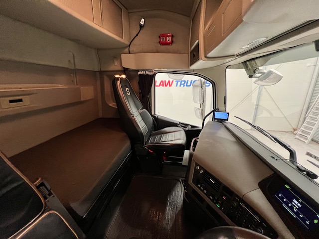 Volvo FH 500 6×2 Midlift Tractor Unit