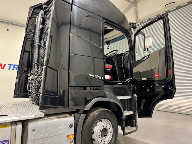 Volvo FH 500 6×2 Midlift Tractor Unit