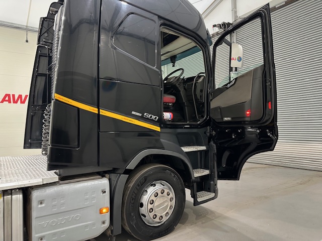 Volvo FH 500 6×2 Midlift Tractor Unit