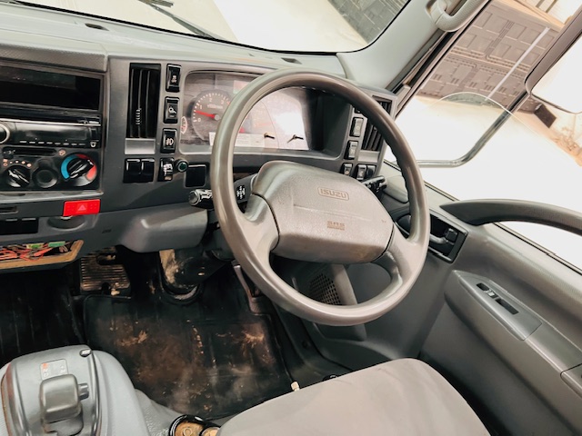 Isuzu N75 190 Day Cab Dropside