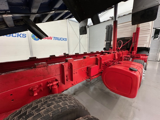 Volvo FM 380 8×4 Day Cab Tipper