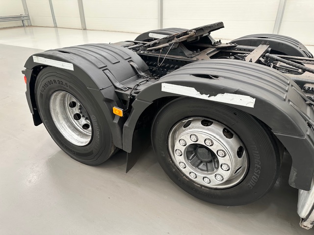 Volvo FH 460 6×2 Midlift Tractor Unit PTO