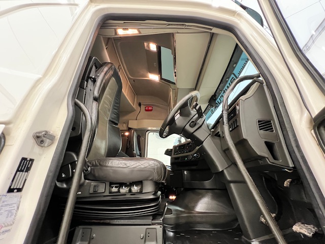 Volvo FH 500 6×2 Midlift Tractor Unit