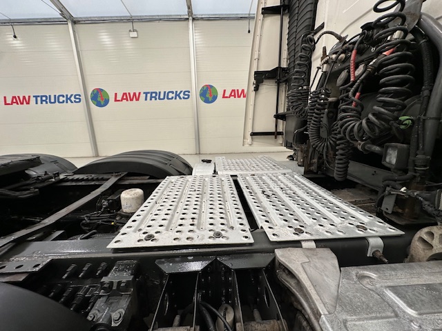 Volvo FH 500 6×2 Globetrotter XL Midlift Tractor Unit