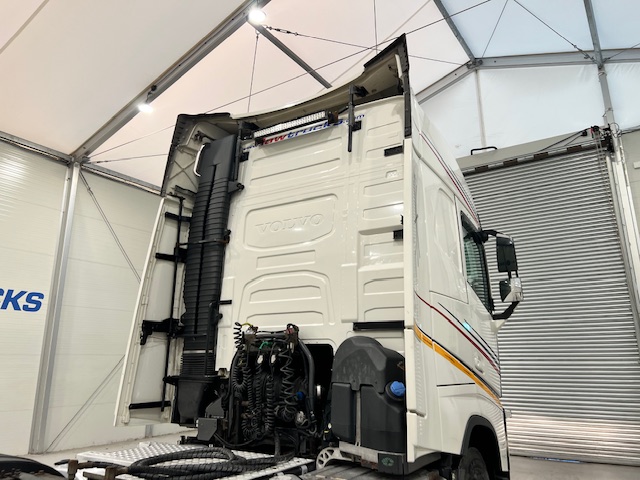 Volvo FH 500 6×2 Midlift Tractor Unit