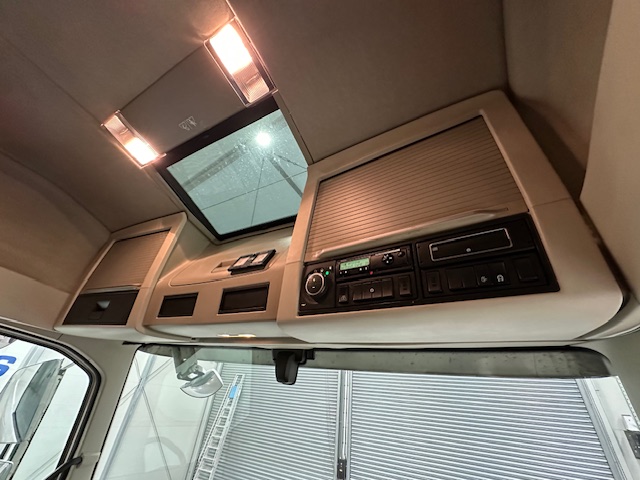 Volvo FH 500 6×2 Midlift Tractor Unit