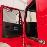 Volvo FH12 420 4×2 GTXL Tractor Unit - thumbnail