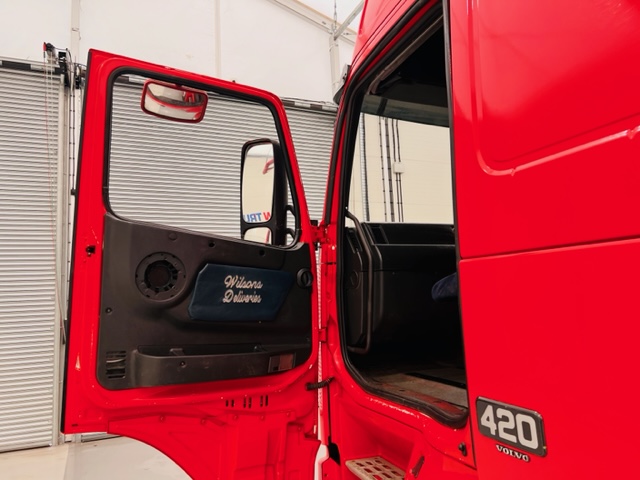 Volvo FH12 420 4×2 GTXL Tractor Unit