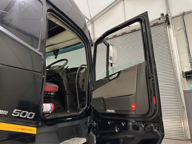 Volvo FH 500 6×2 Midlift Tractor Unit