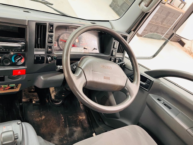 Isuzu N75 190 Day Cab Dropside