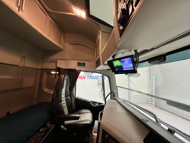 Volvo FH 500 6×2 Sleeper Cab Tractor Unit