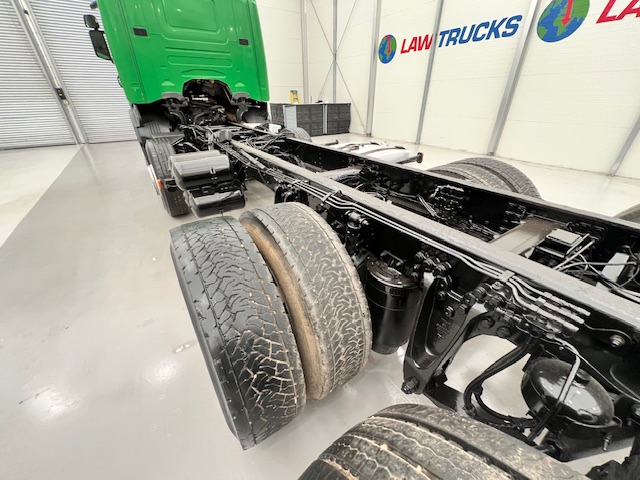 Scania G360 8×2 Sleeper Chassis Cab