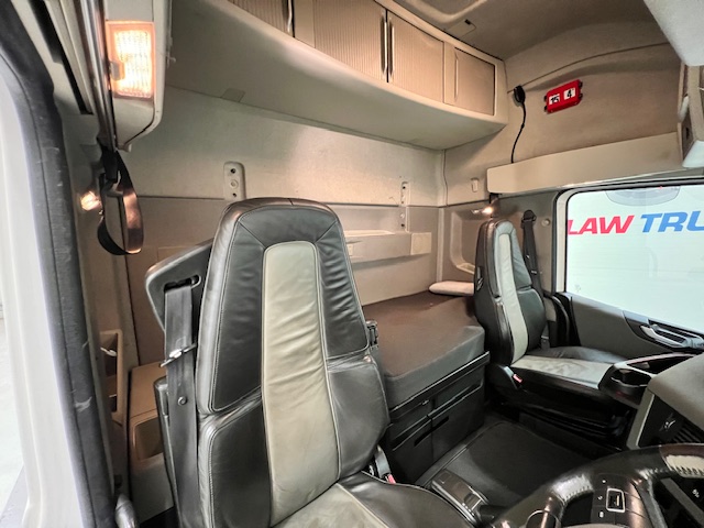 Volvo FH 500 6×2 Midlift Tractor Unit