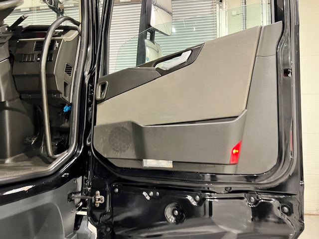 Volvo FH 500 6×2 Midlift Tractor Unit