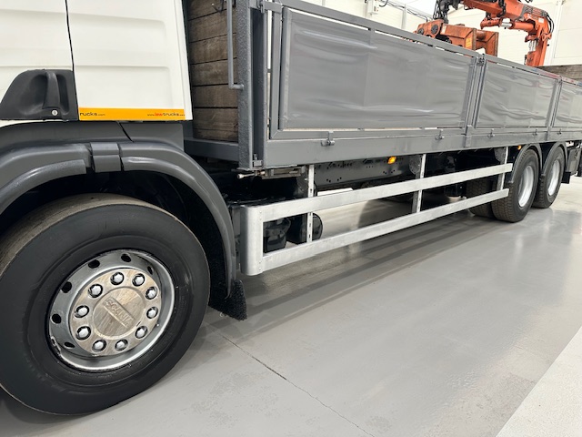 Scania P270 6×2 10 Tyre Flatbed Brick Grab