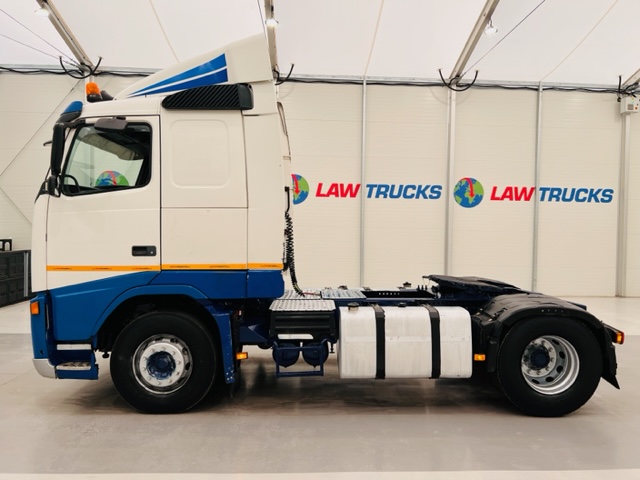 Volvo FH12 420 4×2 Sleeper Cab Tractor Unit