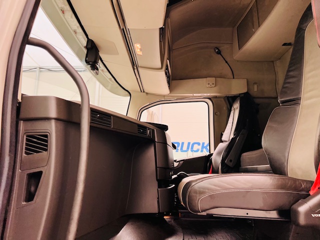 Volvo FH 500 6×2 Midlift Tractor Unit