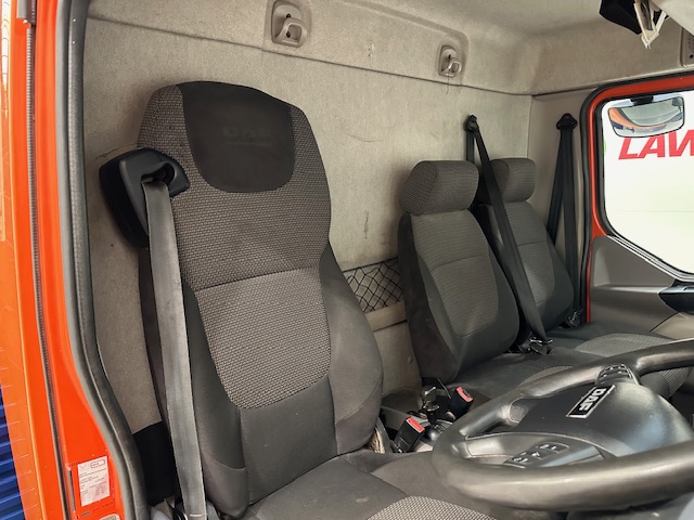 DAF LF 220 Day Cab Dropside Brick Grab