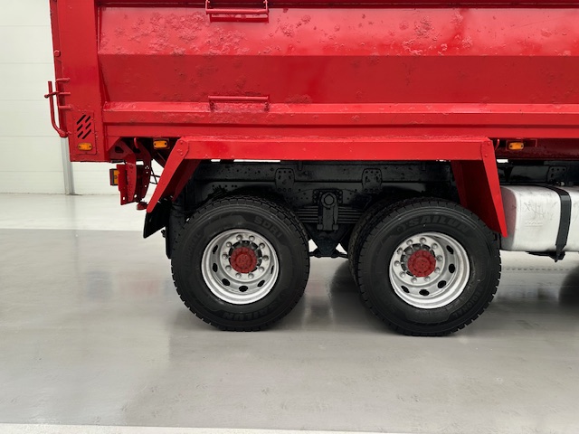 DAF CF85 410 8×4 Day Cab Steel Tipper Grab