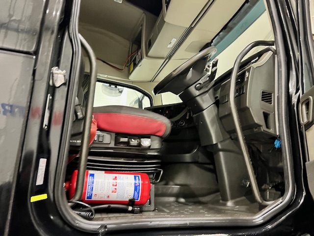 Volvo FH 500 6×2 Midlift Tractor Unit