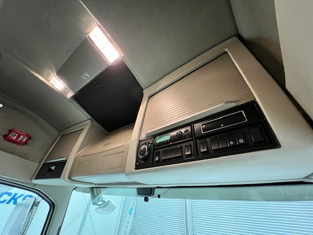 Volvo FH 500 6×2 Midlift Tractor Unit