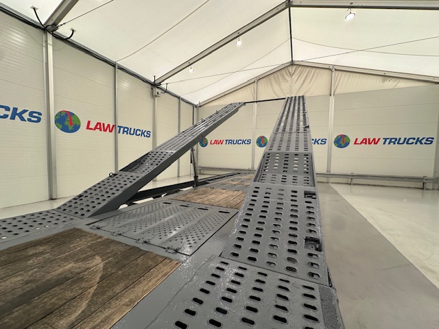 SDC Tri Axle Kicker Vehicle Carrier Lowloader
