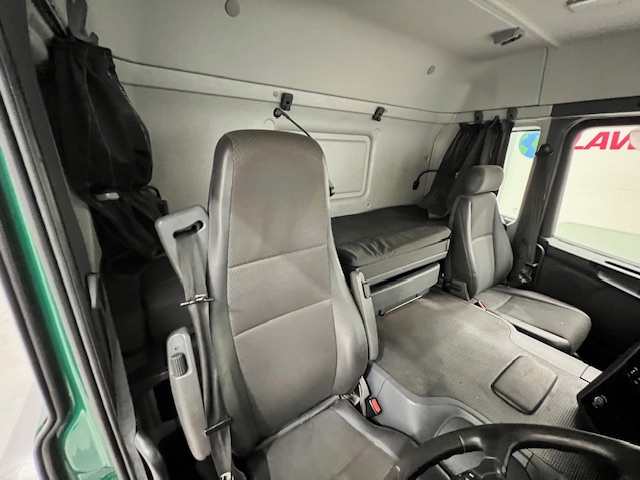 Scania P250 4×2 Sleeper Cab Box Van
