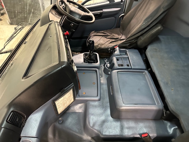 Hino 700 3241 8×4 Sleeper Cab Steel Tipper Grab