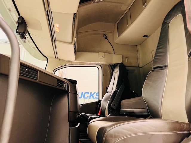 Volvo FH 500 6×2 Midlift Tractor Unit