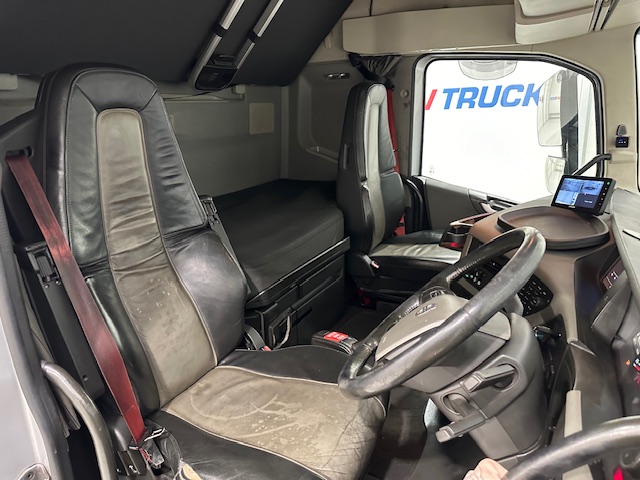Volvo FH 500 6×2 Midlift Tractor Unit