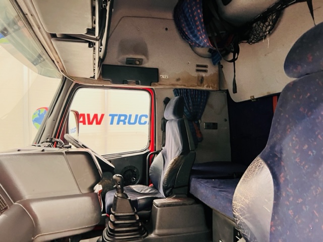 Volvo FH12 420 4×2 GTXL Tractor Unit
