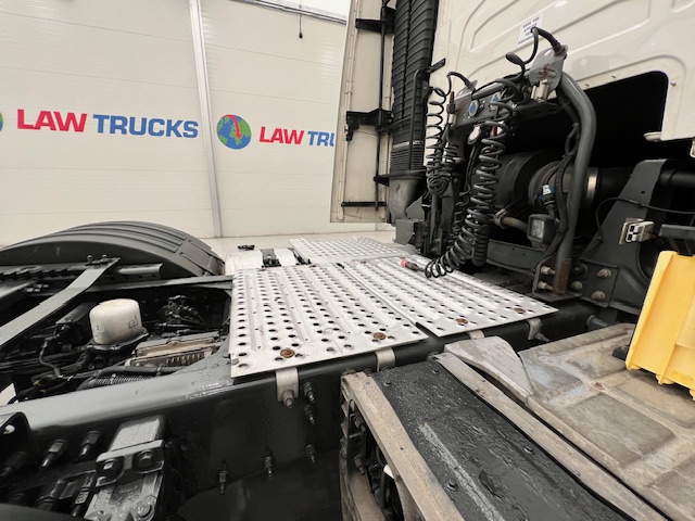 Volvo FH 500 6×2 Midlift Tractor Unit