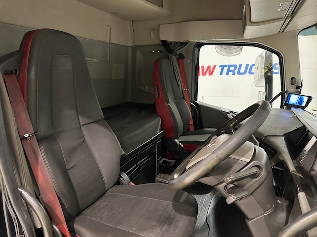 Volvo FH 500 6×2 Midlift Tractor Unit