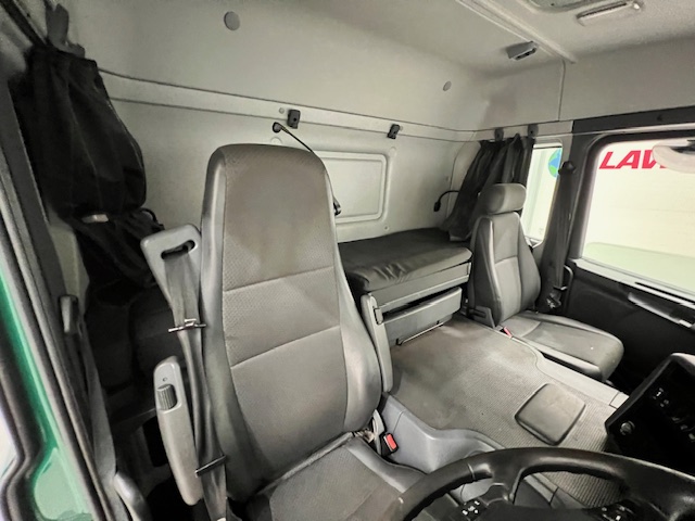 Scania P250 4×2 Sleeper Cab Box Van