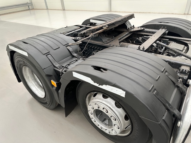 Volvo FH 460 6×2 Midlift Tractor Unit PTO