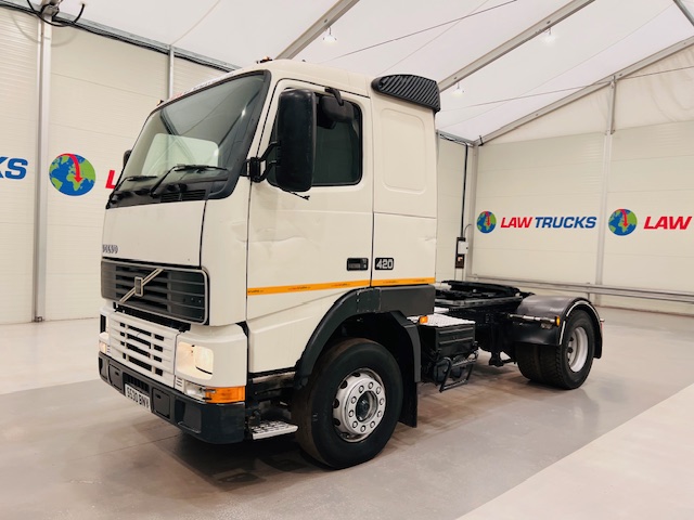 Volvo FH12 420 4×2 Tractor Unit