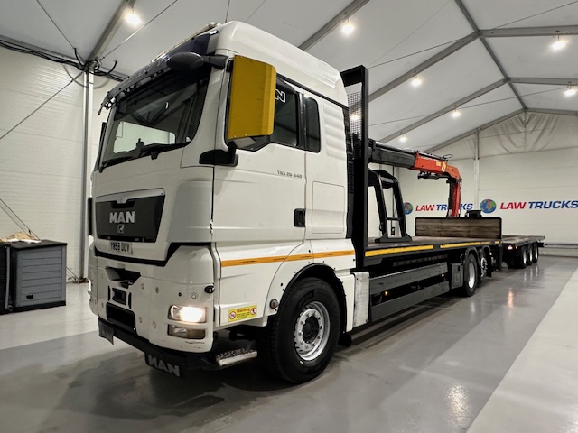 MAN TGX 26.440 6×2 Brick Grab Drawbar