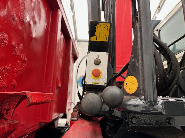 DAF CF85 410 8×4 Day Cab Steel Tipper Grab