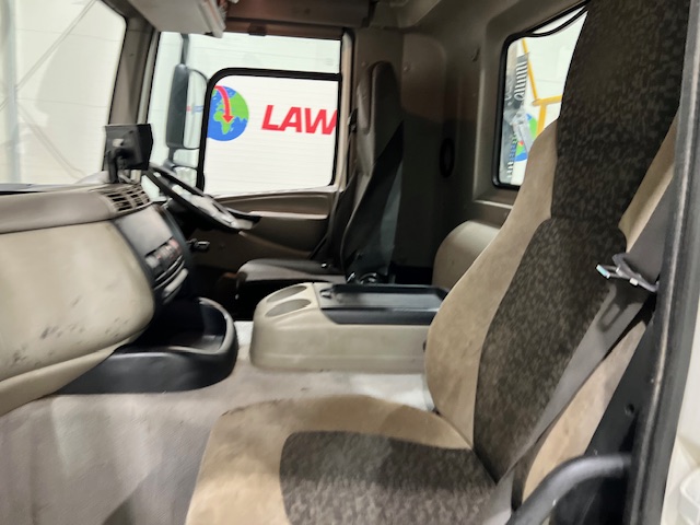 DAF CF85 360 8×4 Day Cab Steel Tipper Grab