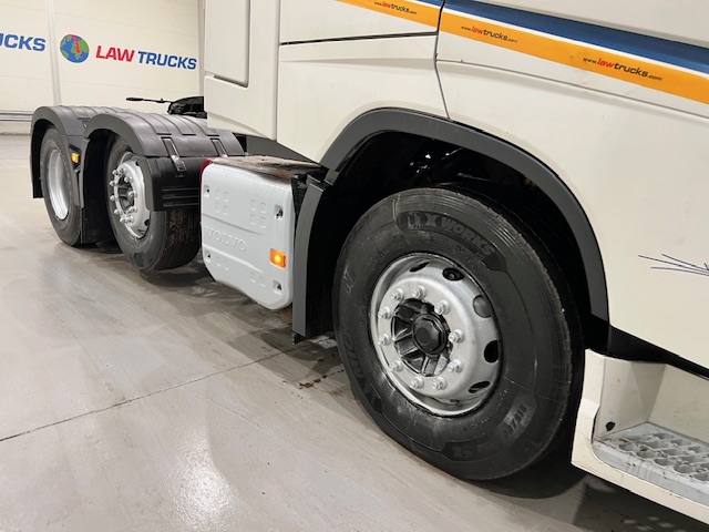 Volvo FH 500 6×2 Midlift Tractor Unit