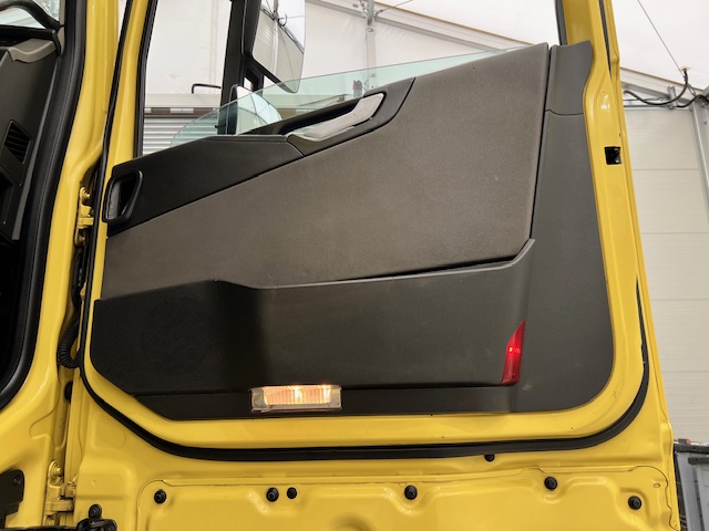Volvo FH 500 6×2 Sleeper Cab Midlift Tractor Unit