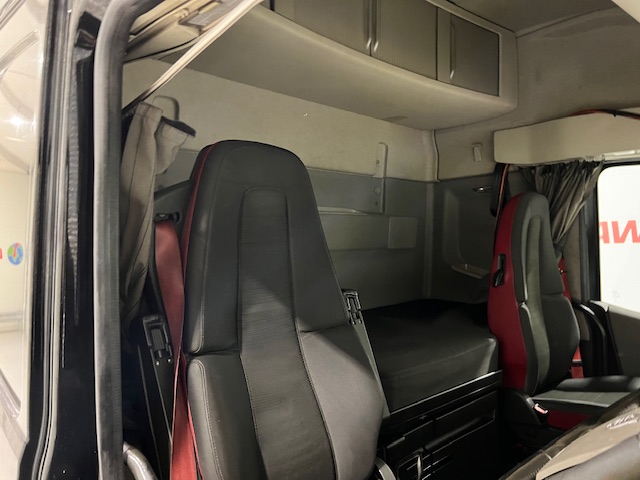 Volvo FH 500 6×2 Midlift Tractor Unit