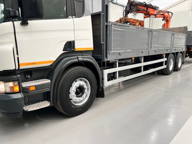 Scania P270 6×2 10 Tyre Flatbed Drawbar Brick Grab